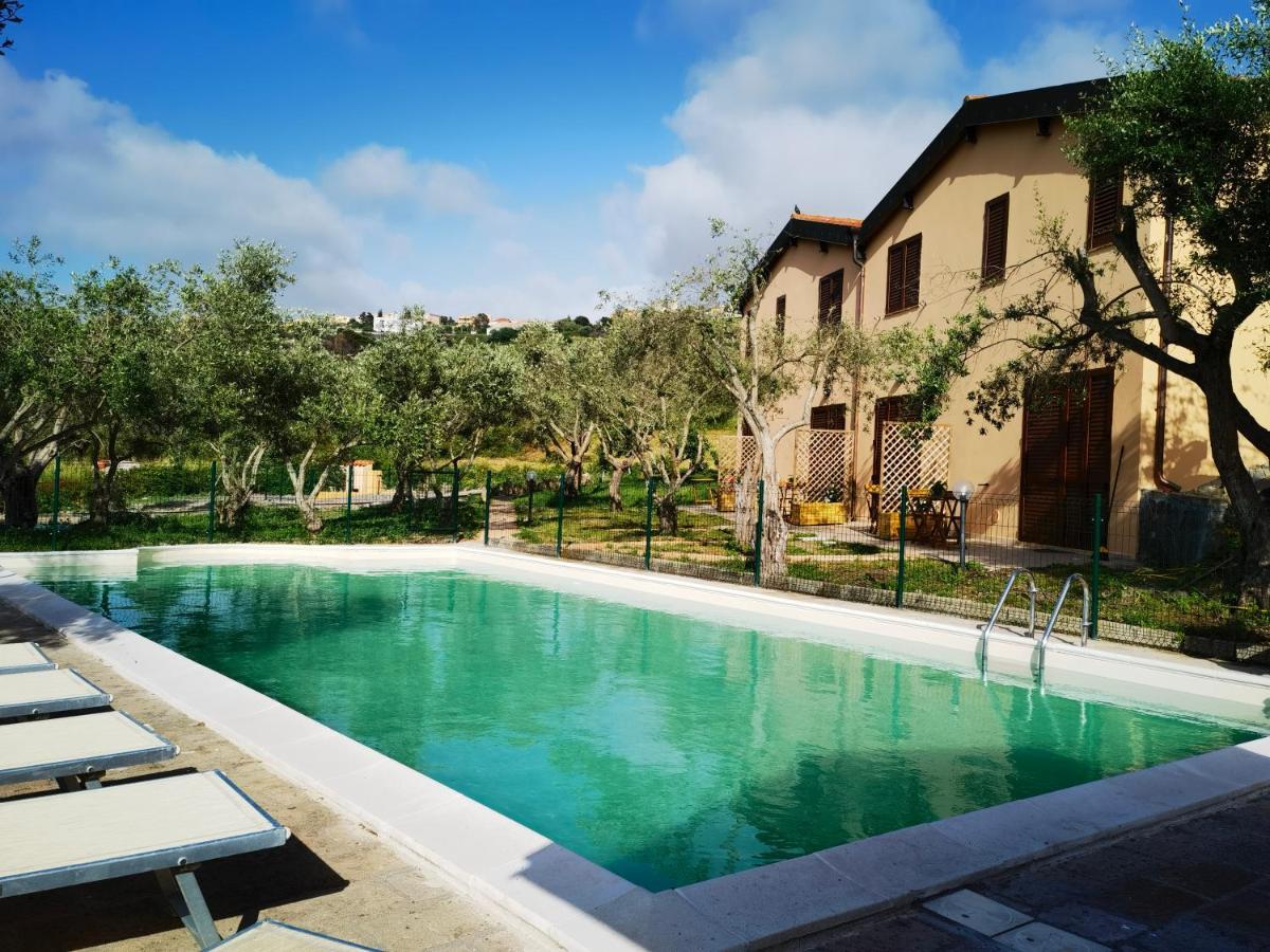 La Corte Degli Ulivi - Albergo Rurale Tresnuraghes Exterior foto